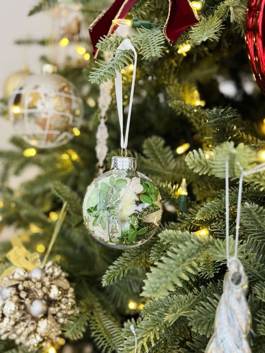 Personalised Dried Flower Christmas Bauble Ornament - 8 cm - Luxe Bouquet roses that last a year