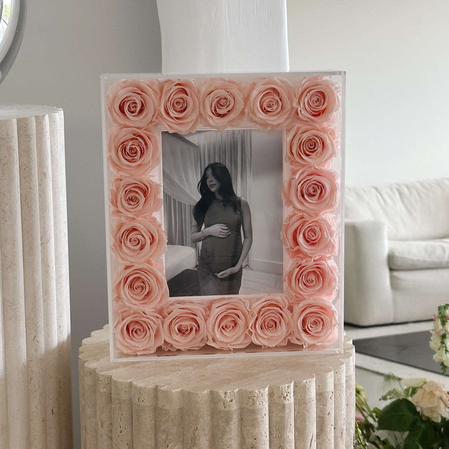 Everlasting Rose Frame - Luxe Bouquet roses that last a year