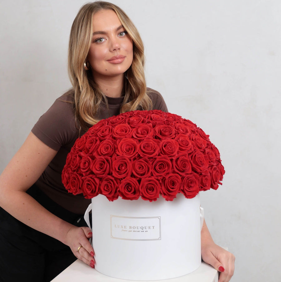 Le Grand Amor - 100 Everlasting Roses - Luxe Bouquet roses that last a year